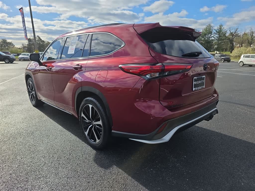 Thumbnail: 2021 Toyota Highlander - 7