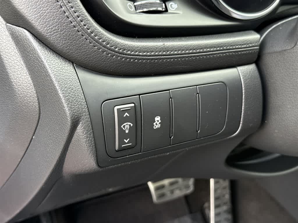 Thumbnail: 2011 Kia Optima - 14