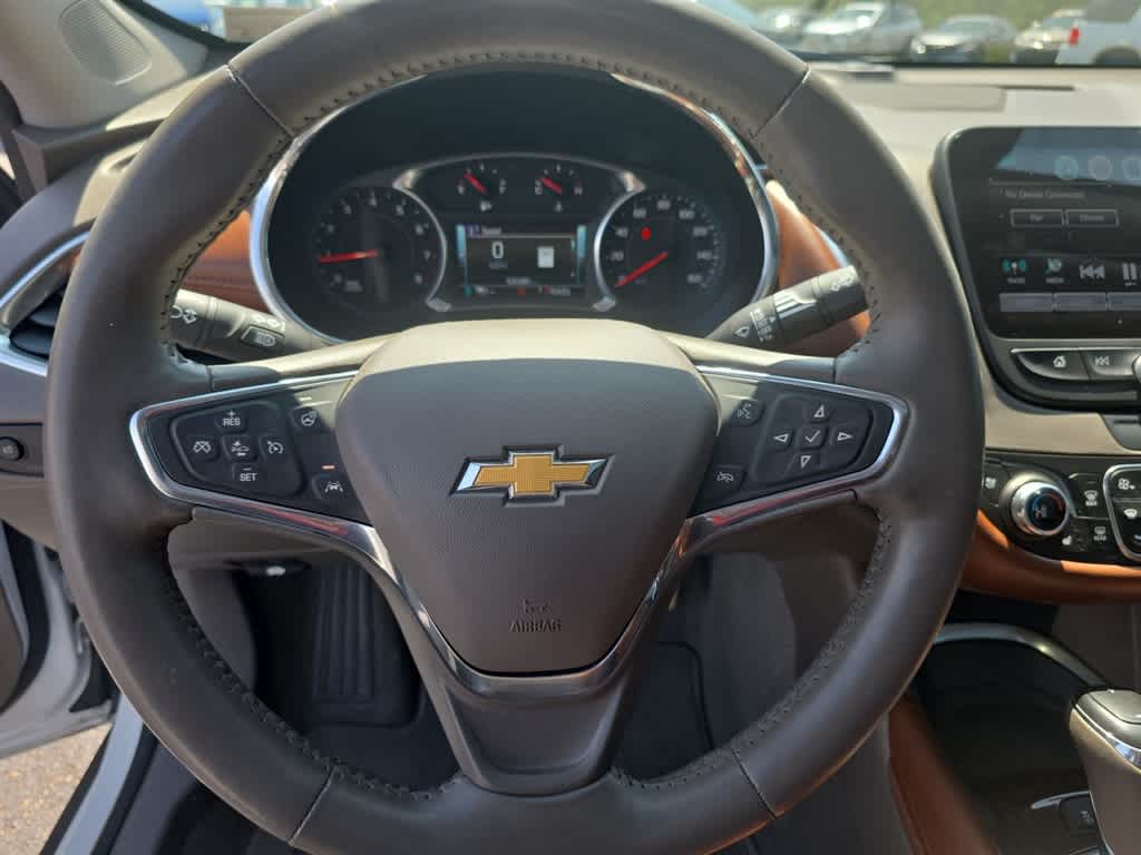 Thumbnail: 2017 Chevrolet Malibu - 18