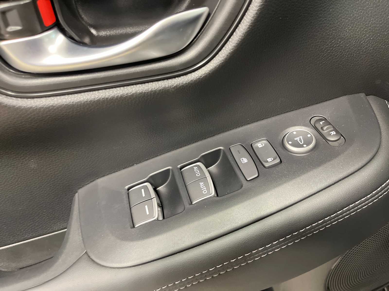 Thumbnail: 2027 Honda HR-V - 13