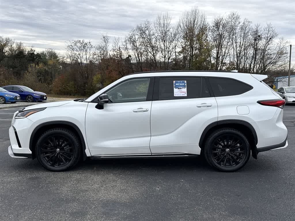 Thumbnail: 2023 Toyota Highlander - 6