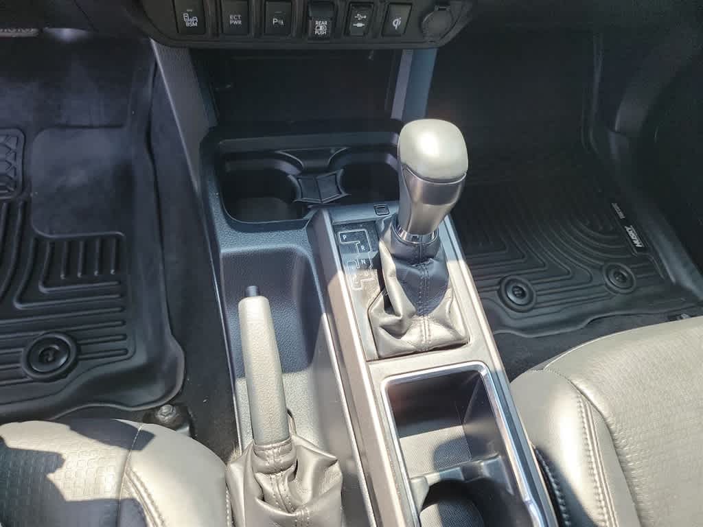 Thumbnail: 2019 Toyota Tacoma - 25