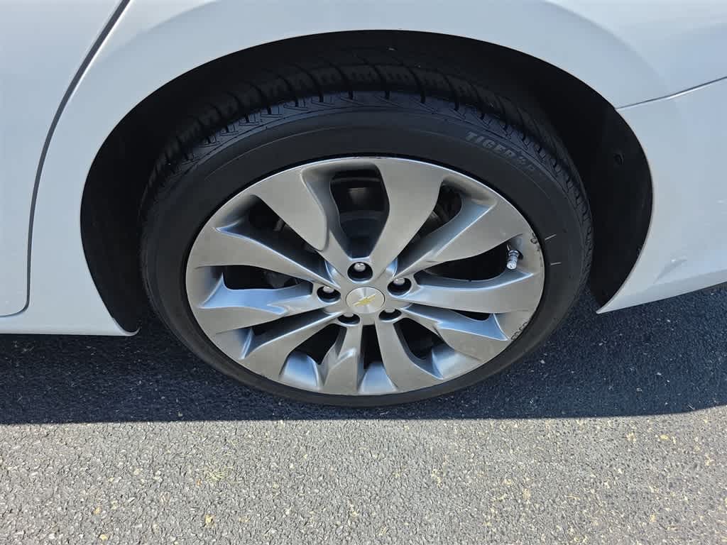 Thumbnail: 2017 Chevrolet Malibu - 28