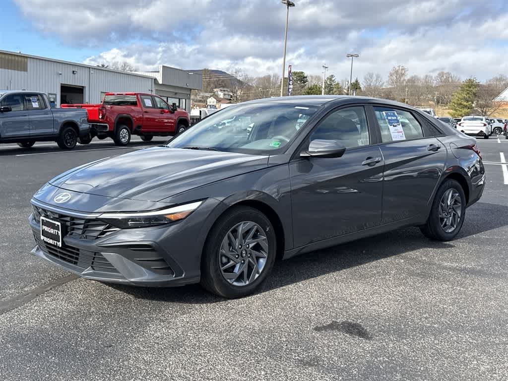 Thumbnail: 2024 Hyundai Elantra - 5