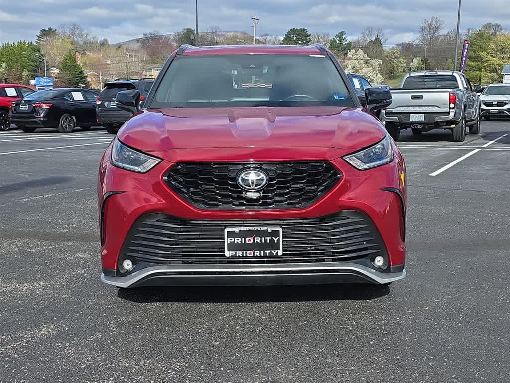 Thumbnail: 2021 Toyota Highlander - 4