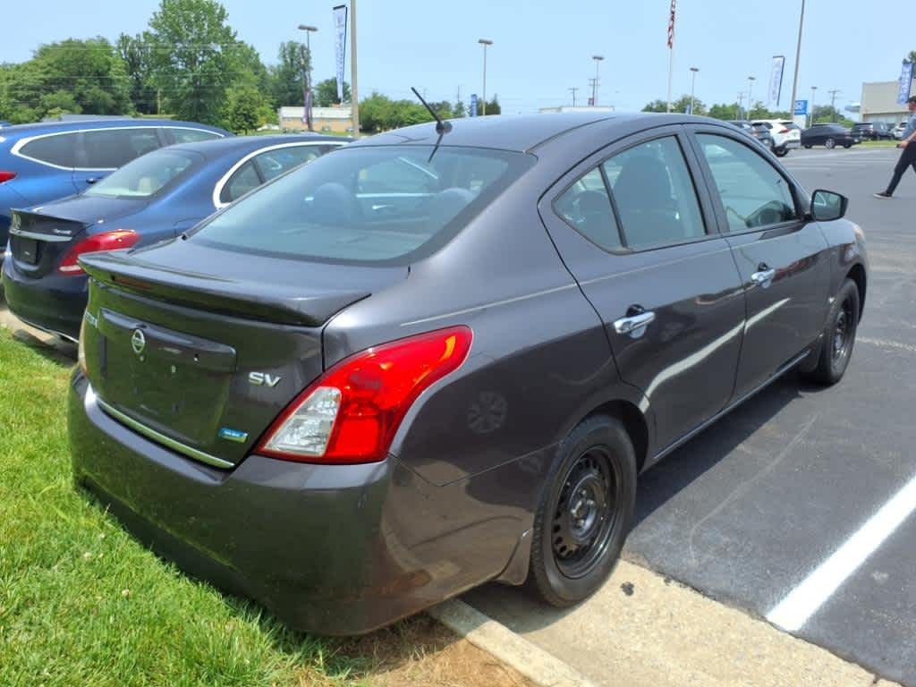 2015 Nissan Versa 1.6 SV 5