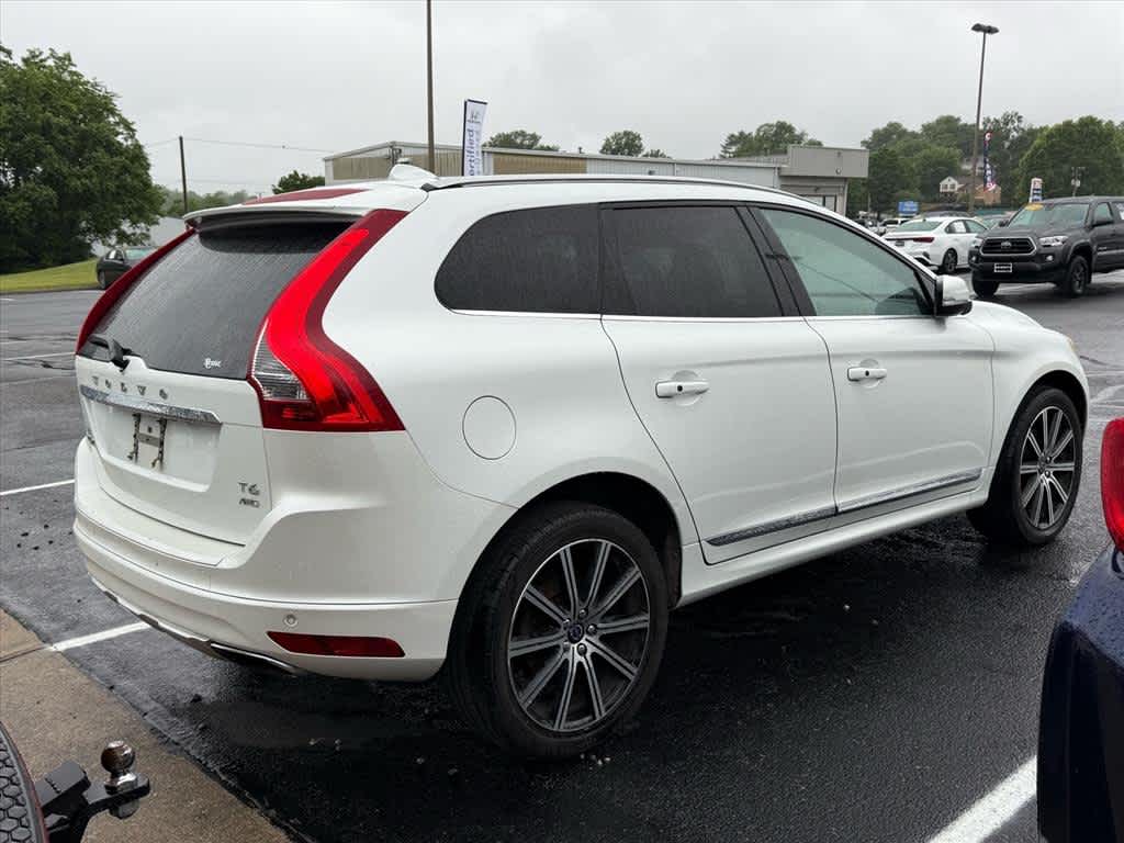Thumbnail: 2015 Volvo XC60 - 10