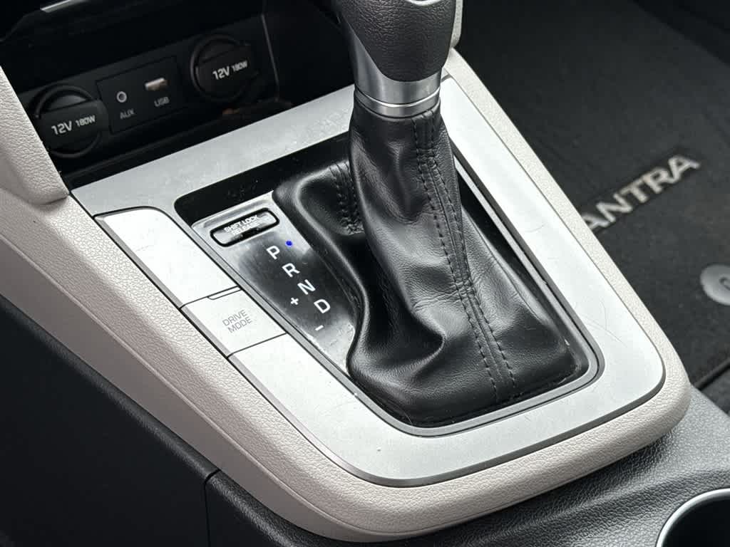 Thumbnail: 2017 Hyundai Elantra - 22