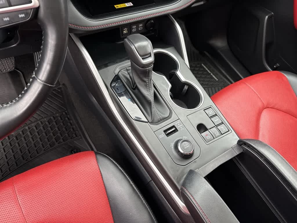 Thumbnail: 2023 Toyota Highlander - 24