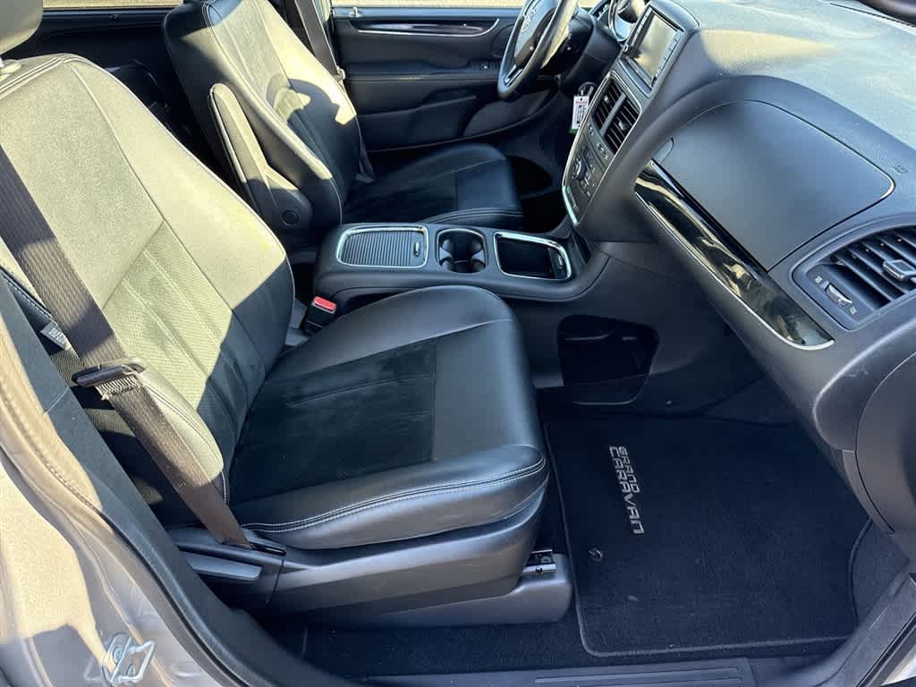 Thumbnail: 2017 Dodge Grand Caravan - 10