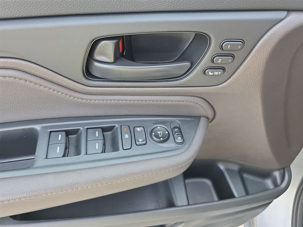 Thumbnail: 2018 Honda Odyssey - 30