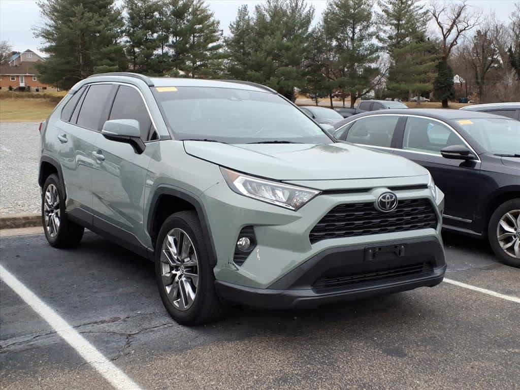 Thumbnail: 2019 Toyota RAV4 - 6