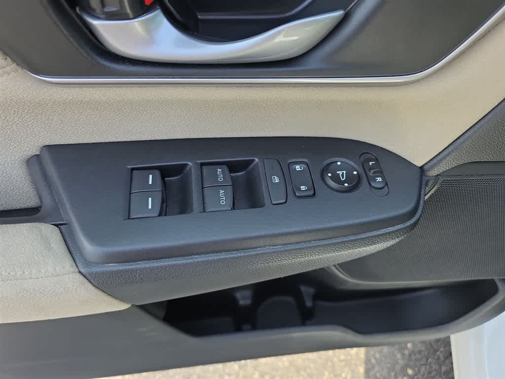 Thumbnail: 2019 Honda CR-V - 17