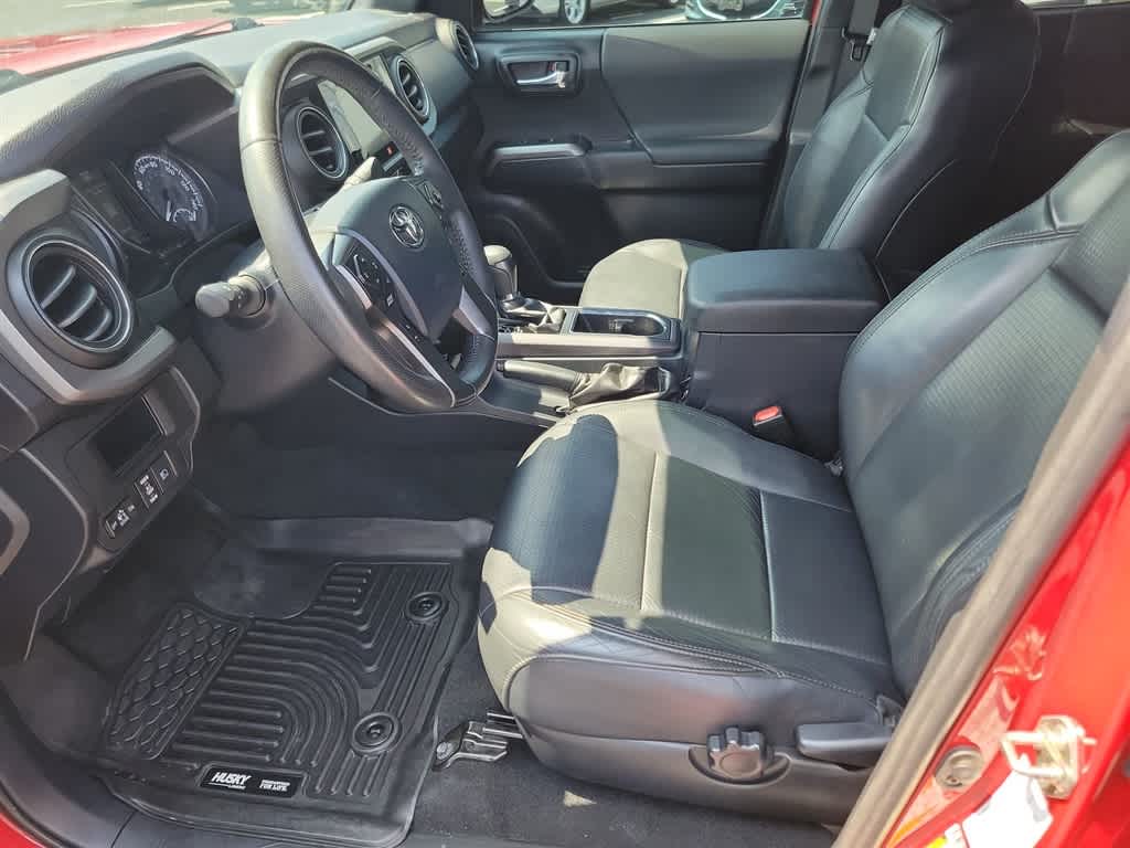 Thumbnail: 2019 Toyota Tacoma - 17