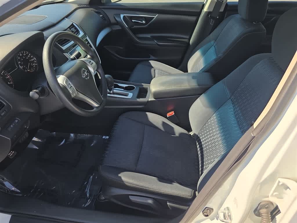 Thumbnail: 2016 Nissan Altima - 27