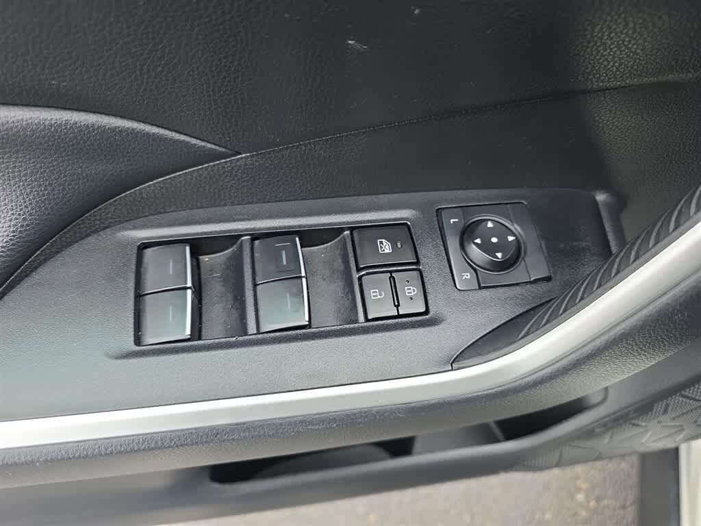 Thumbnail: 2024 Toyota RAV4 - 17