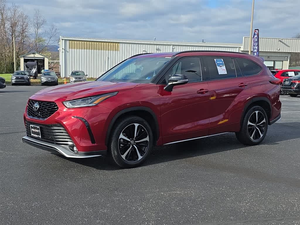 Thumbnail: 2021 Toyota Highlander - 5