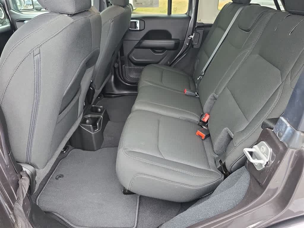 Thumbnail: 2022 Jeep Wrangler - 18