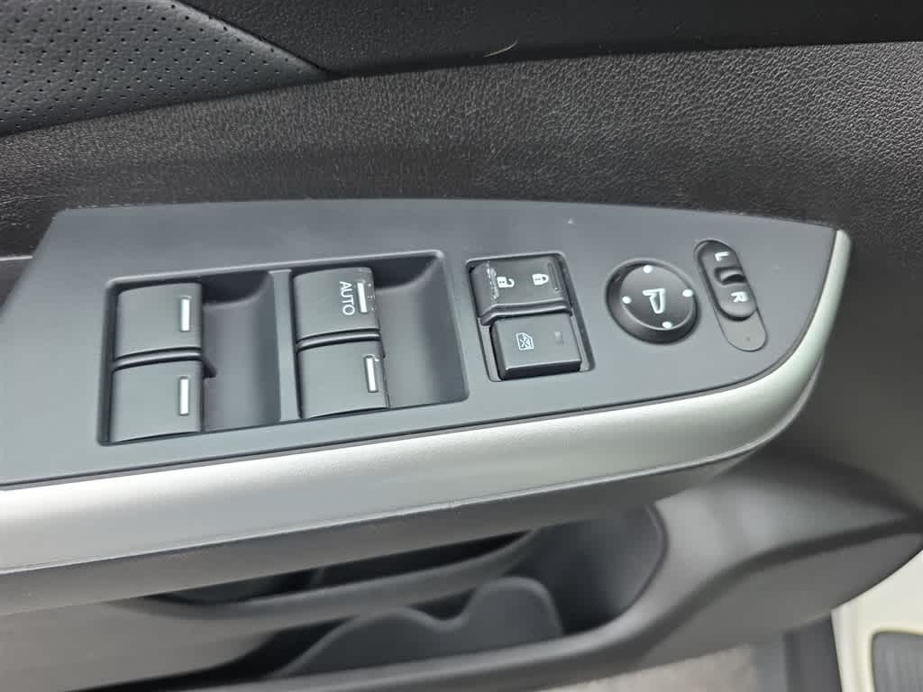 Thumbnail: 2015 Honda CR-V - 17