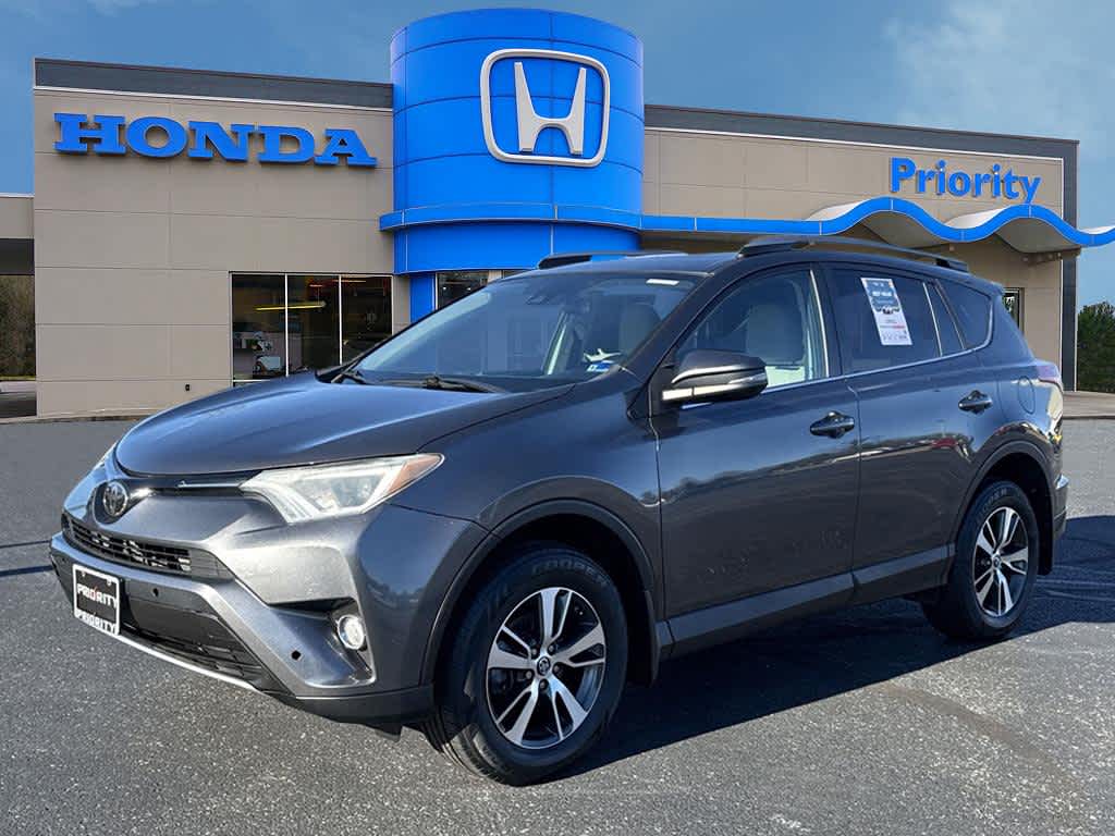 Thumbnail: 2018 Toyota RAV4 - 1