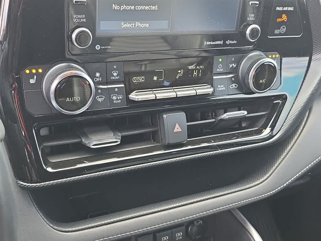 Thumbnail: 2021 Toyota Highlander - 22