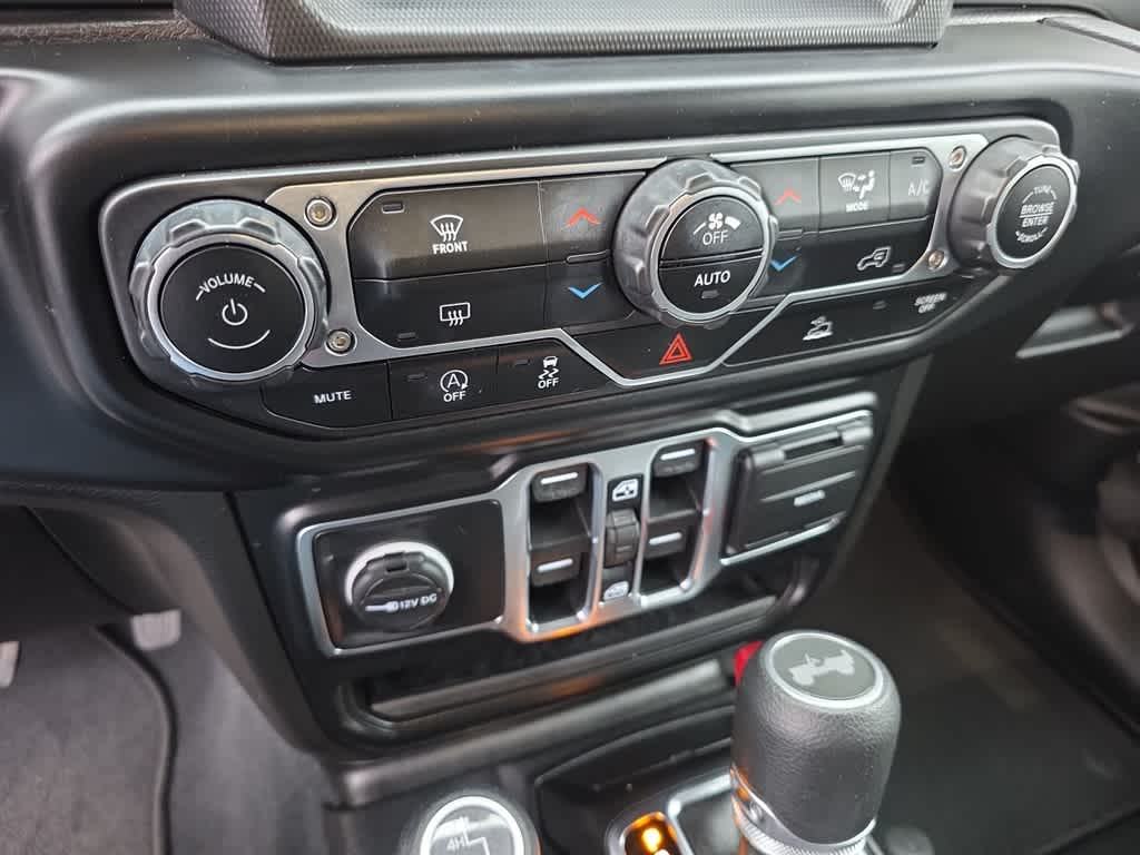 Thumbnail: 2022 Jeep Wrangler - 25