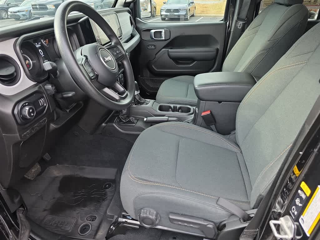 Thumbnail: 2024 Jeep Gladiator - 15