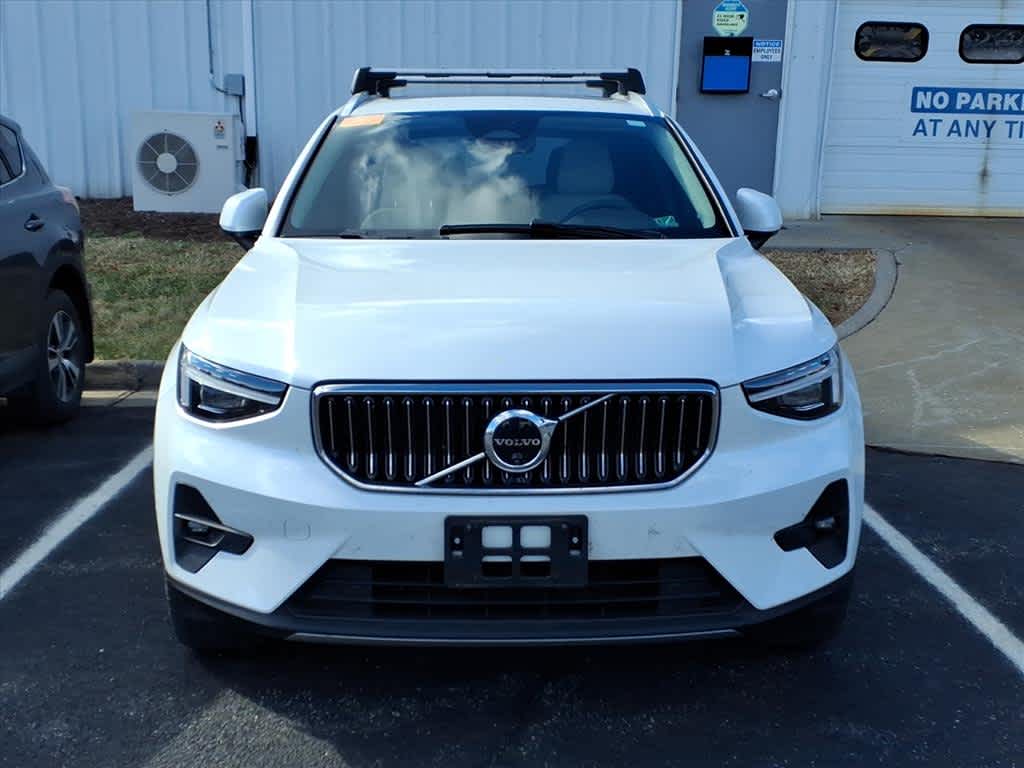 Thumbnail: 2024 Volvo XC40 - 4