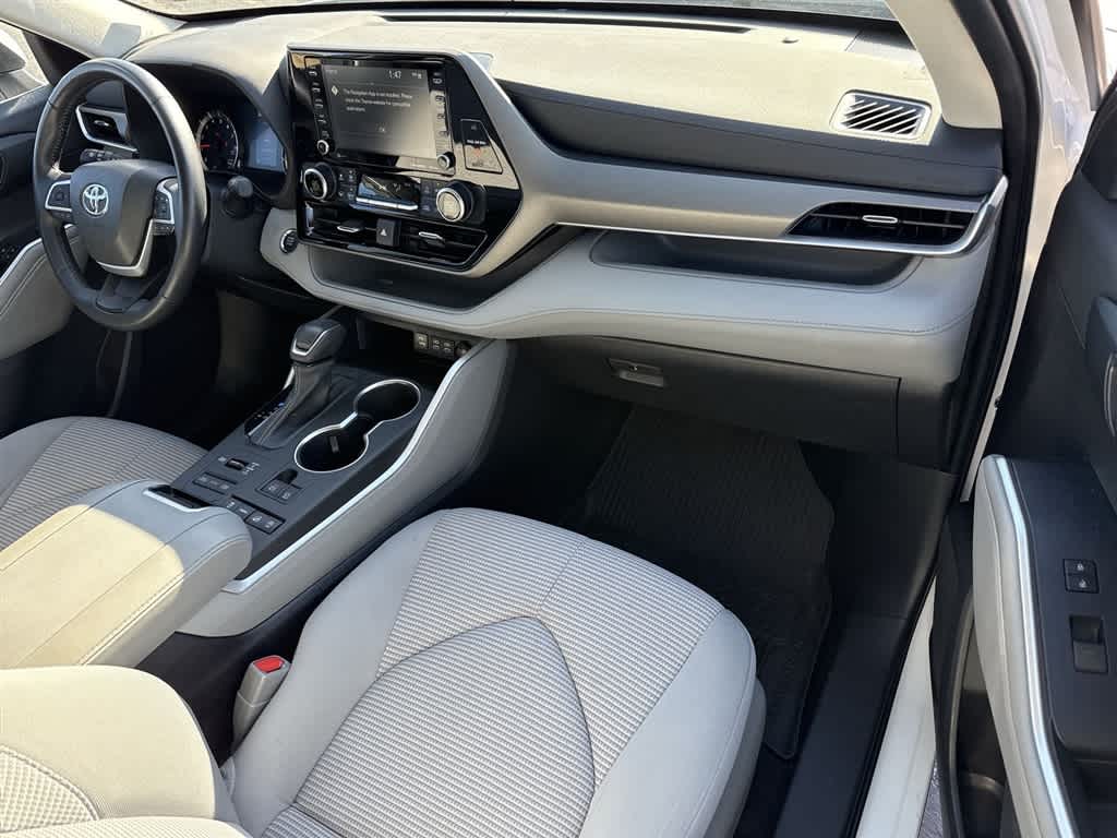 Thumbnail: 2022 Toyota Highlander - 12