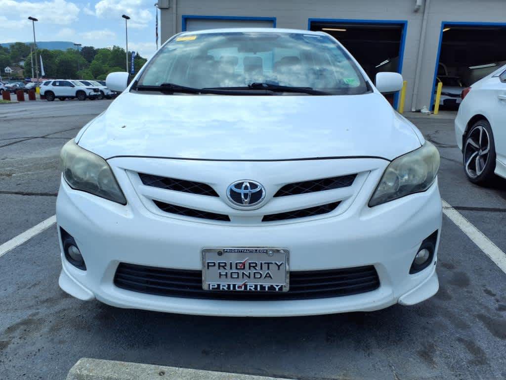 2013 Toyota Corolla LE 11