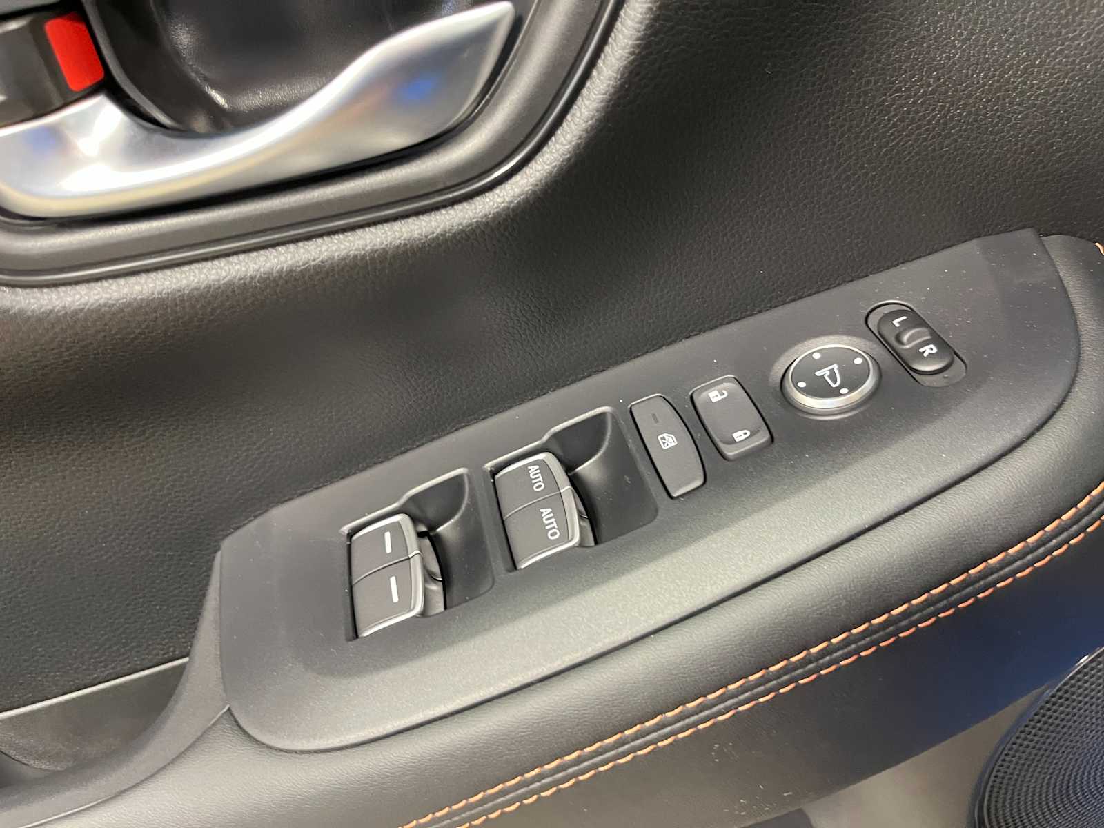 Thumbnail: 2027 Honda HR-V - 14