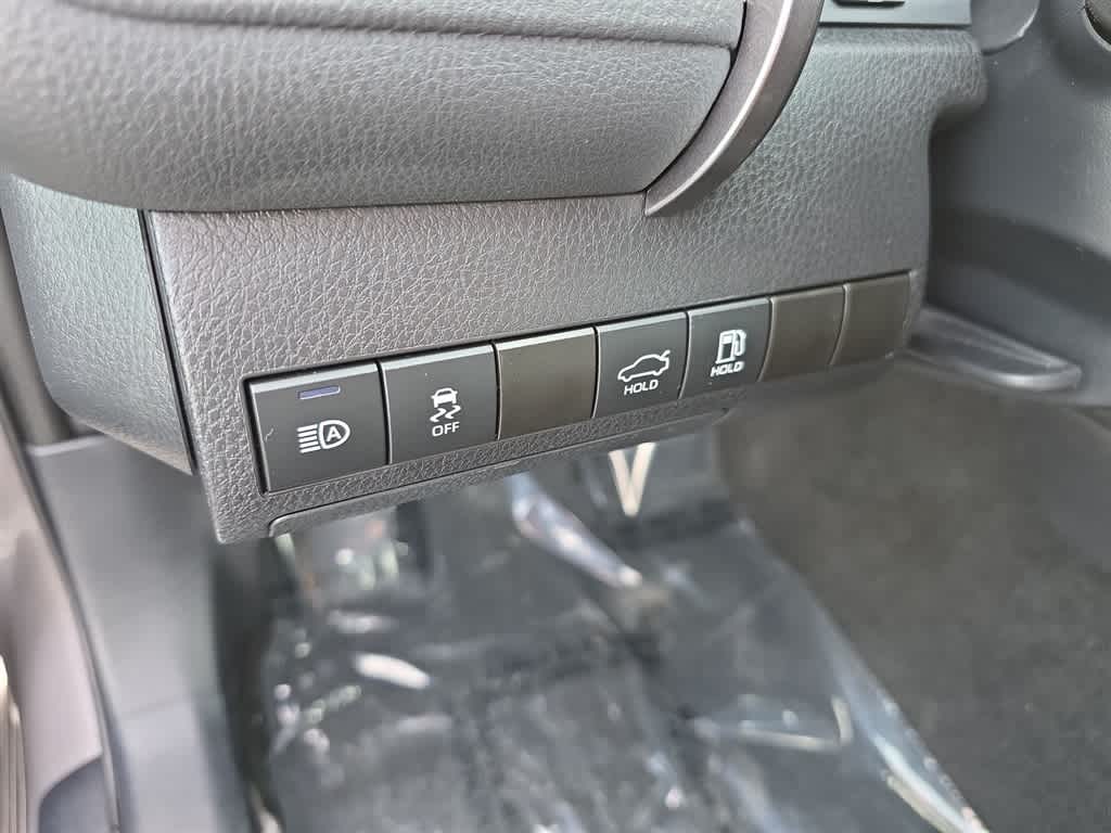 Thumbnail: 2023 Toyota Camry - 14