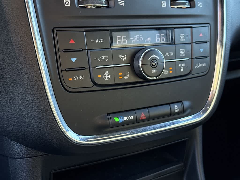 Thumbnail: 2017 Dodge Grand Caravan - 23