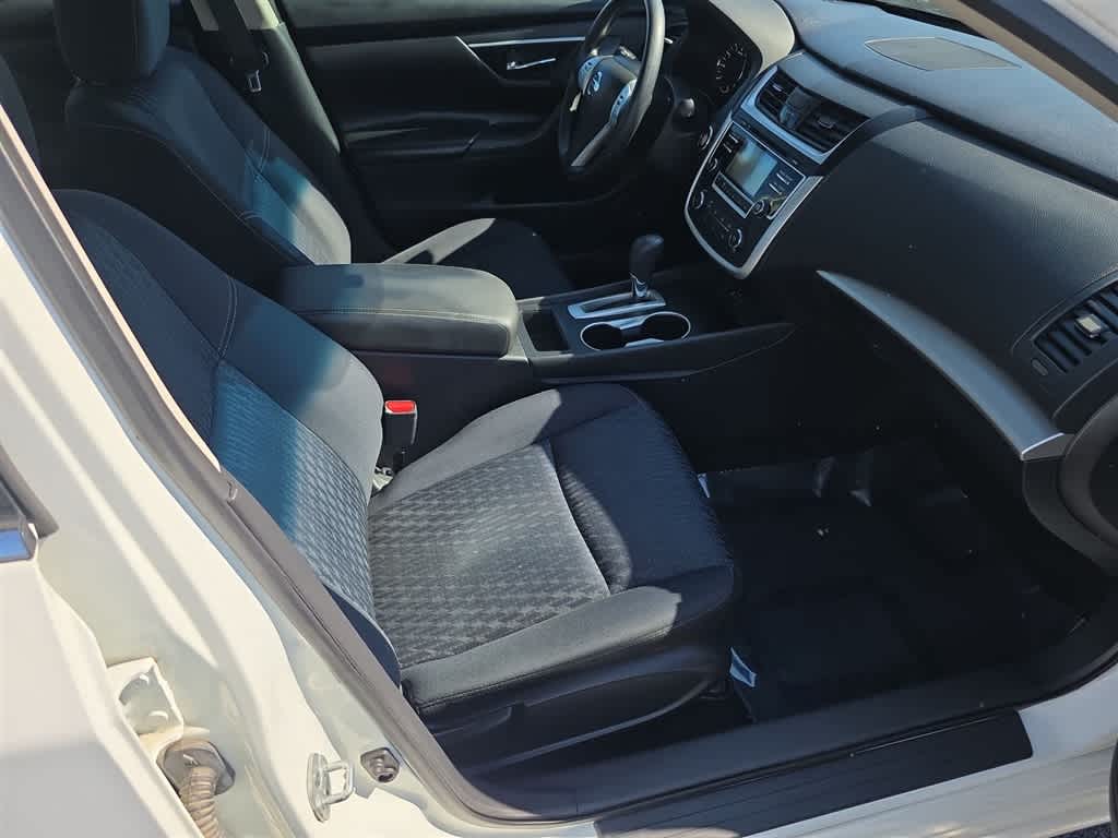 Thumbnail: 2016 Nissan Altima - 24