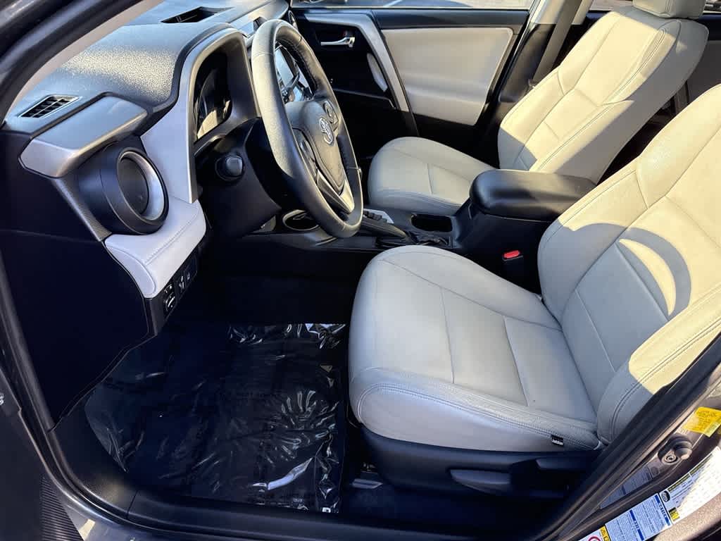 Thumbnail: 2018 Toyota RAV4 - 15