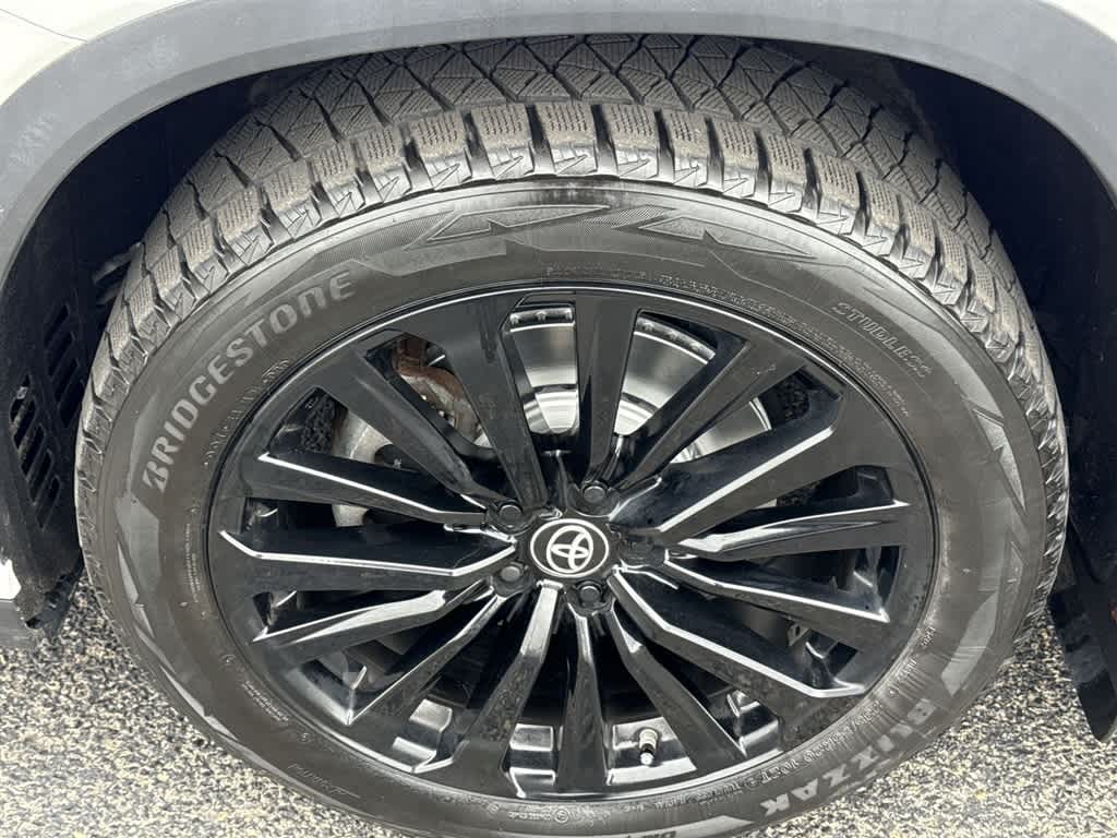 Thumbnail: 2023 Toyota Highlander - 28