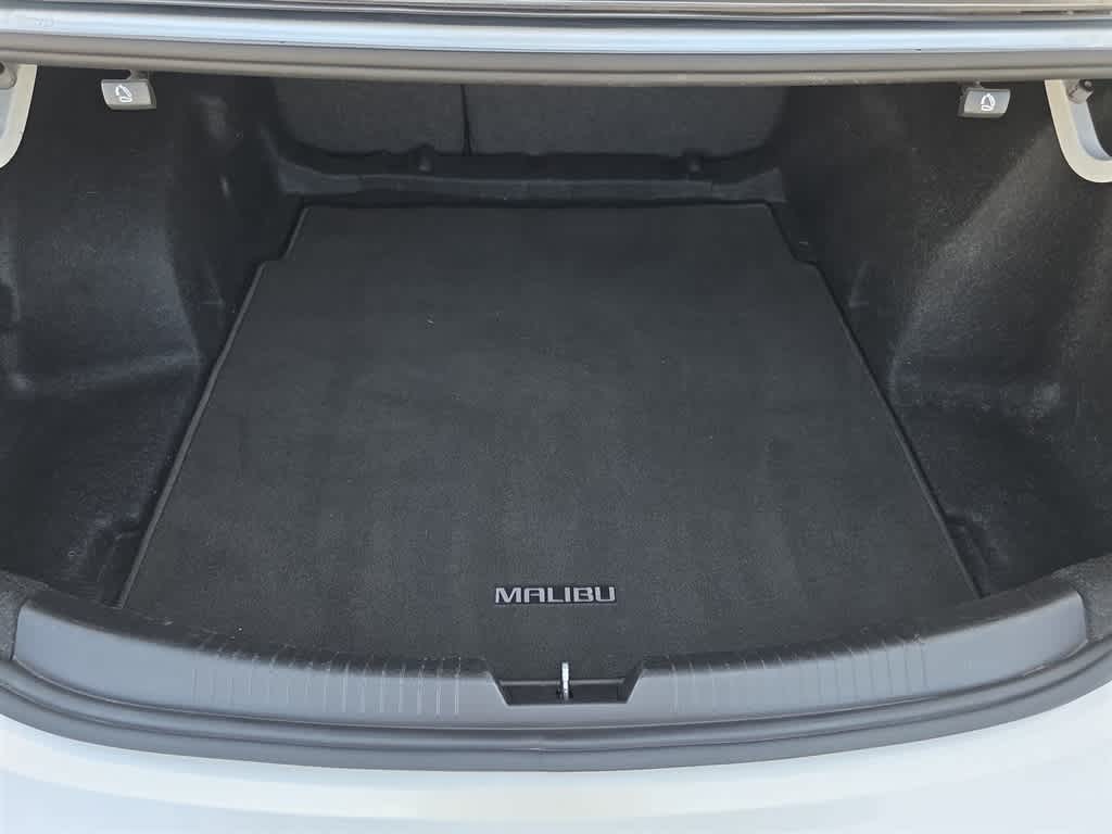 Thumbnail: 2017 Chevrolet Malibu - 27