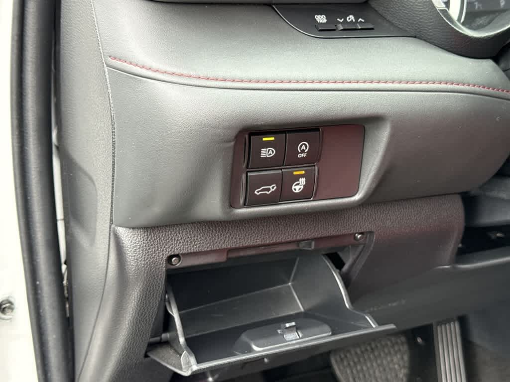 Thumbnail: 2023 Toyota Highlander - 13