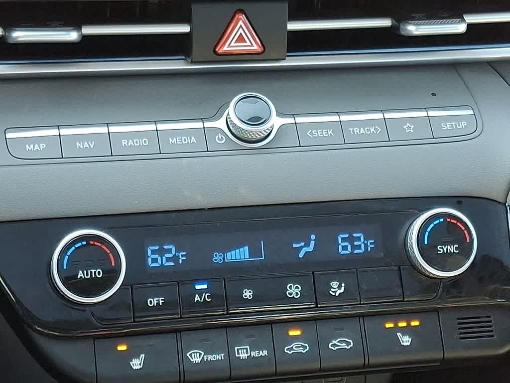 Thumbnail: 2025 Hyundai Elantra - 17