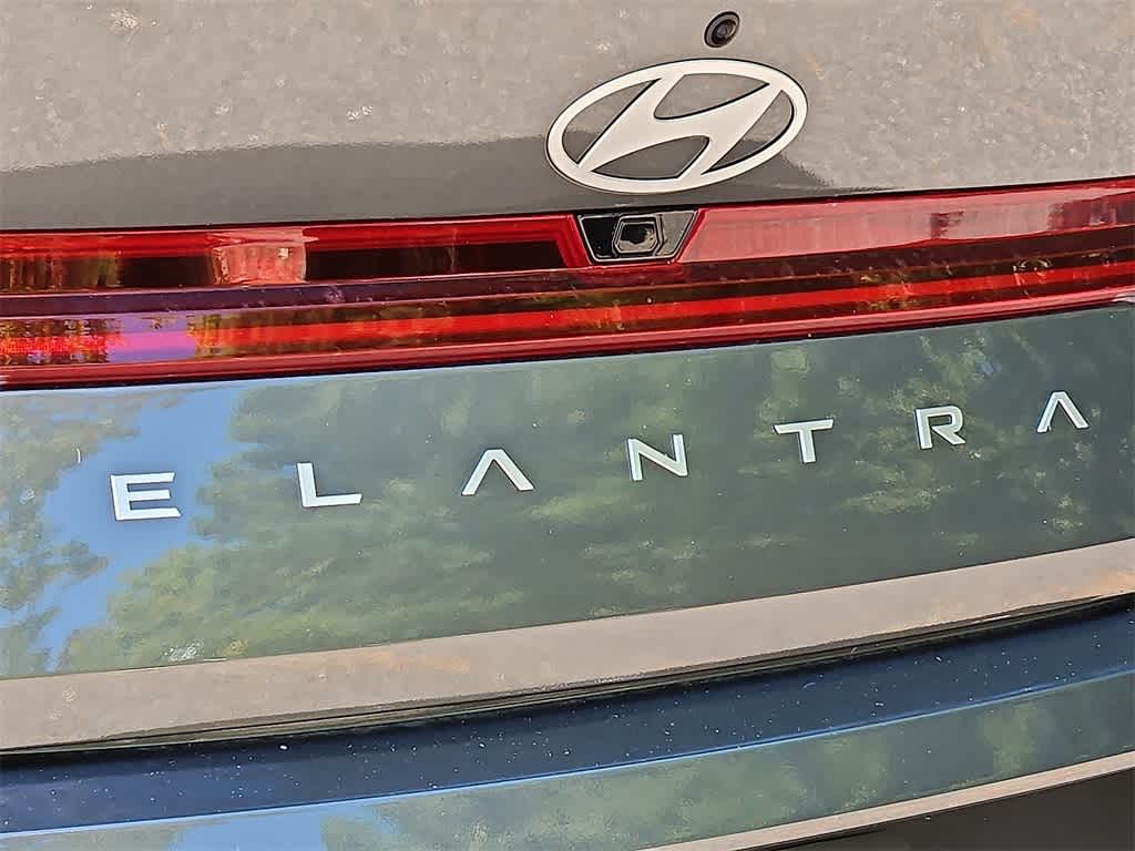 Thumbnail: 2025 Hyundai Elantra - 25