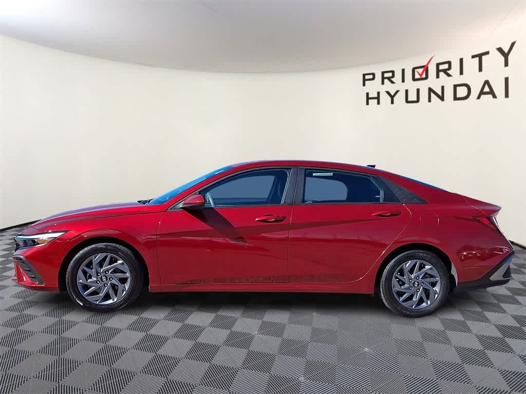 Thumbnail: 2024 Hyundai Elantra - 7