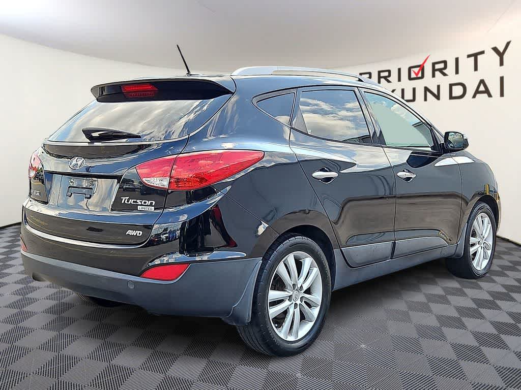 Thumbnail: 2013 Hyundai Tucson - 4