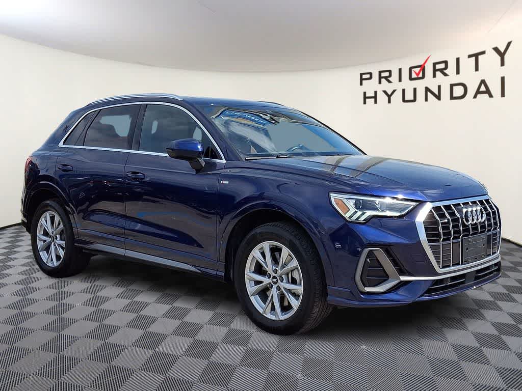 Thumbnail: 2021 Audi Q3 - 3