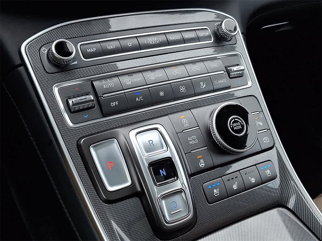 Thumbnail: 2021 Hyundai Santa Fe - 17