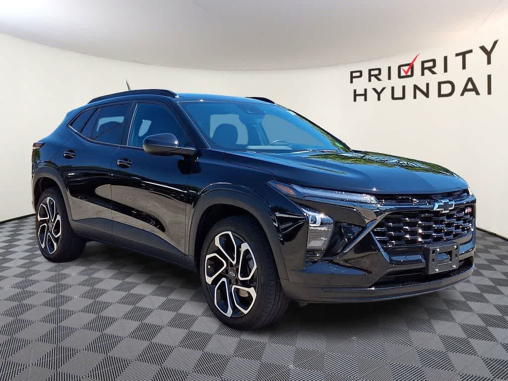 Thumbnail: 2024 Chevrolet Trax - 3