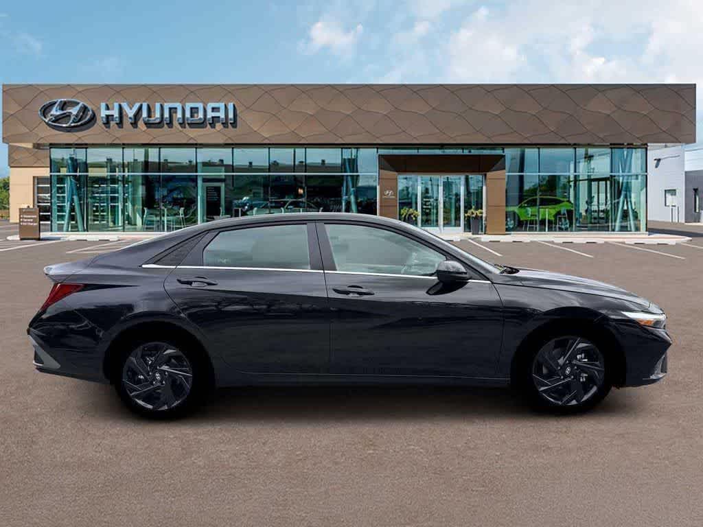 Thumbnail: 2026 Hyundai Elantra - 10