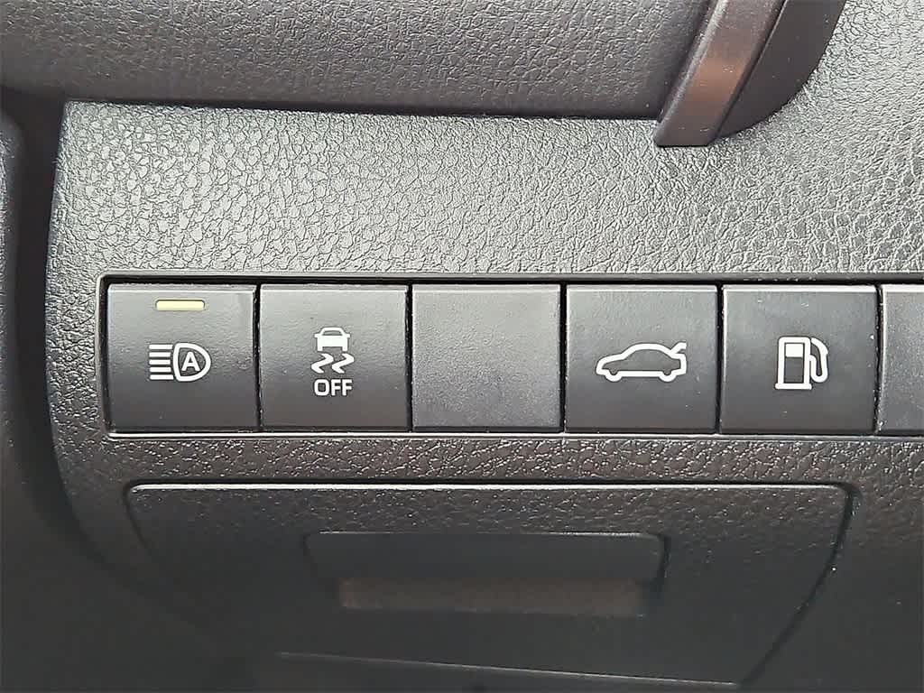Thumbnail: 2018 Toyota Camry - 22