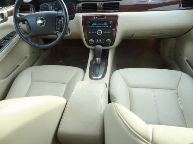 2011 Chevrolet Impala LTZ 10