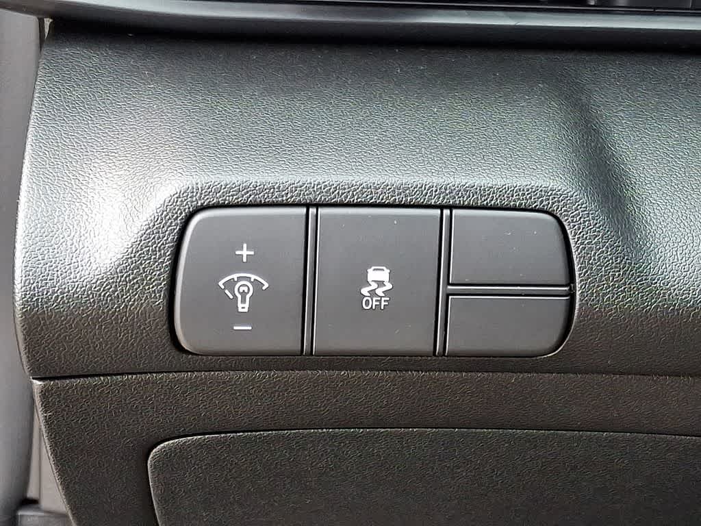 Thumbnail: 2025 Hyundai Elantra - 22