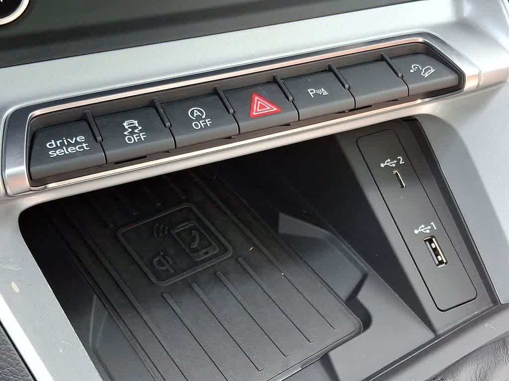 Thumbnail: 2021 Audi Q3 - 24